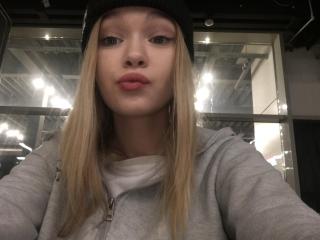 AnnamaeSvehla Webcam Porno Live - Photo 7/12