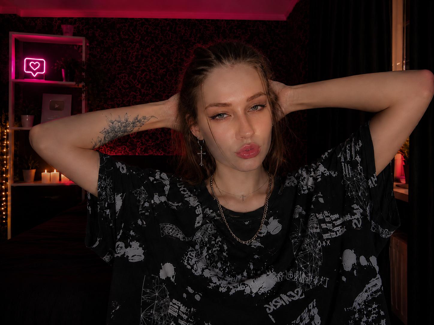 webcam model MechelleCordy from XloveCam webcam model MechelleCordy from XloveCam