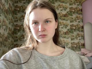 Watch JuttaHillwig Live on XLoveCam