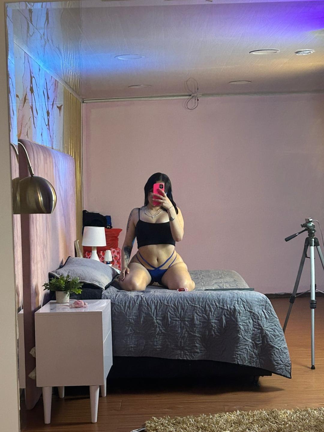 webcam model TanyaEmas from XloveCam webcam model TanyaEmas from XloveCam