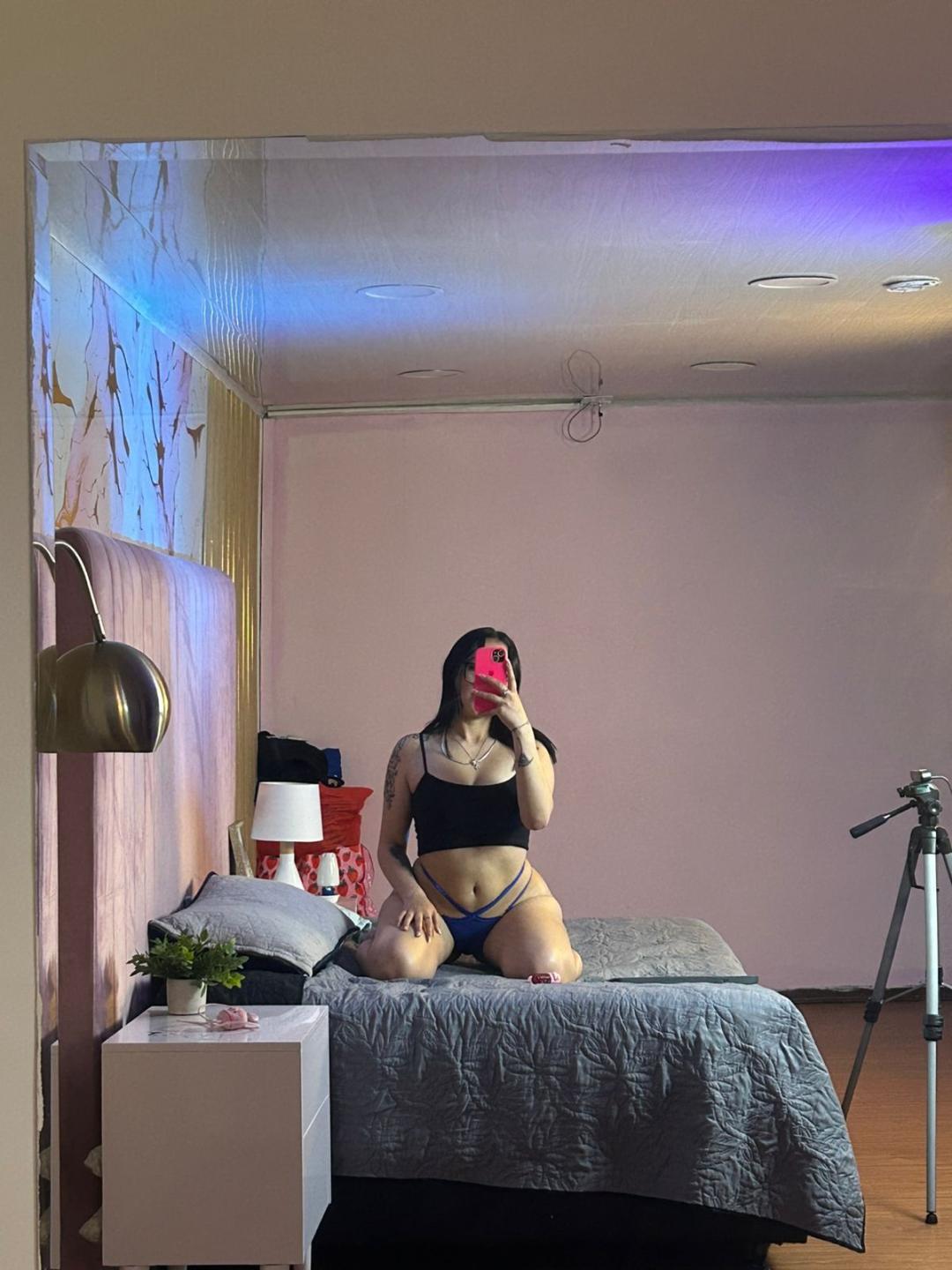 webcam model TanyaEmas from XloveCam webcam model TanyaEmas from XloveCam