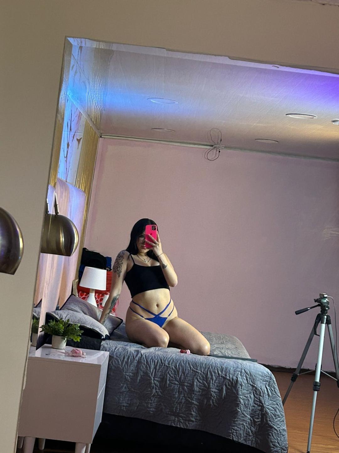 webcam model TanyaEmas from XloveCam webcam model TanyaEmas from XloveCam