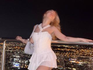 SoftAngelxKisses Blowjob XXX Cams - Photo 4/17