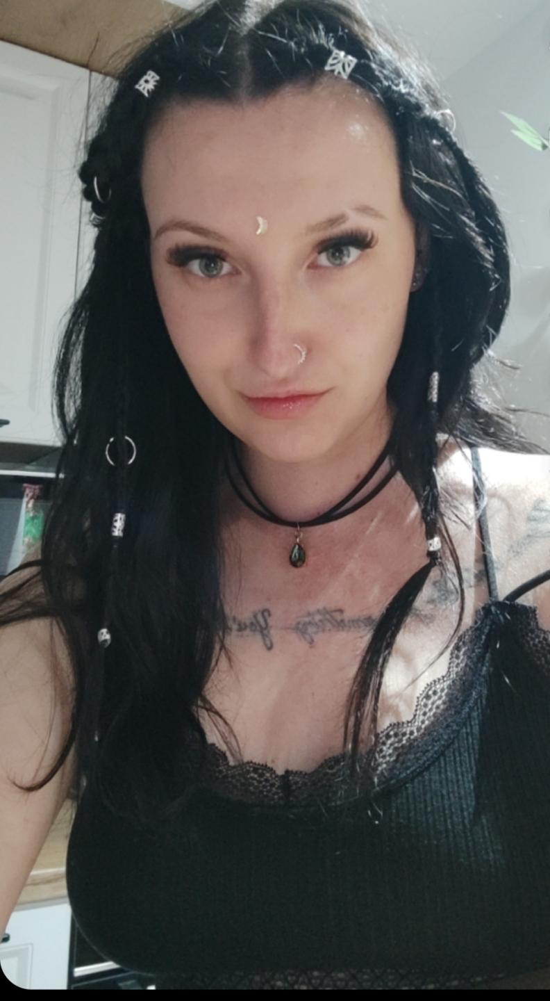 webcam model GoddessMoonx from XloveCam webcam model GoddessMoonx from XloveCam
