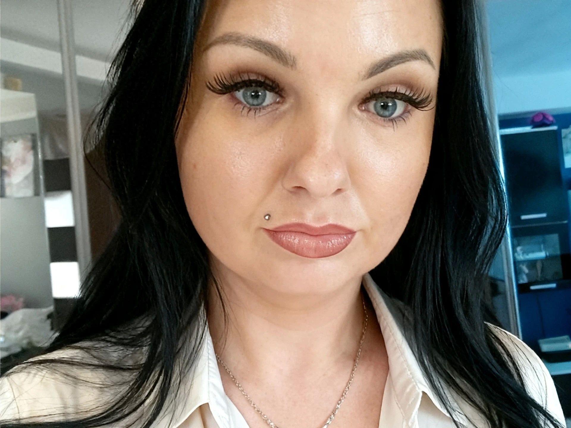 webcam model MeganNasse-hot from XloveCam webcam model MeganNasse-hot from XloveCam