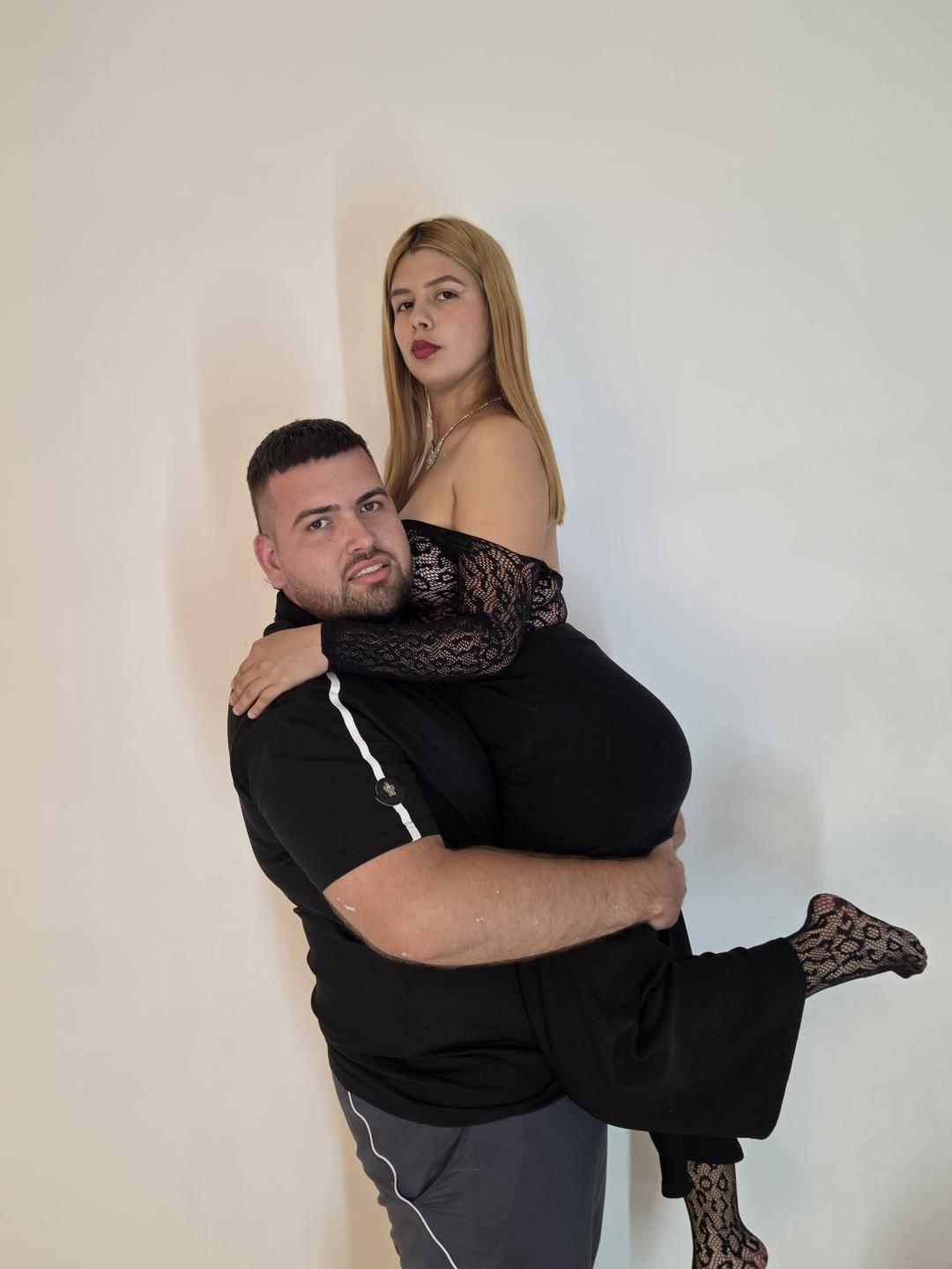 webcam model EmelyRoberto from XloveCam webcam model EmelyRoberto from XloveCam