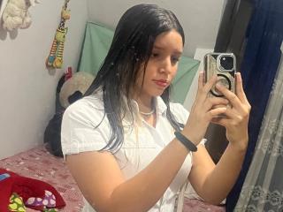 Watch CharlotteWhitmore Live on XLoveCam