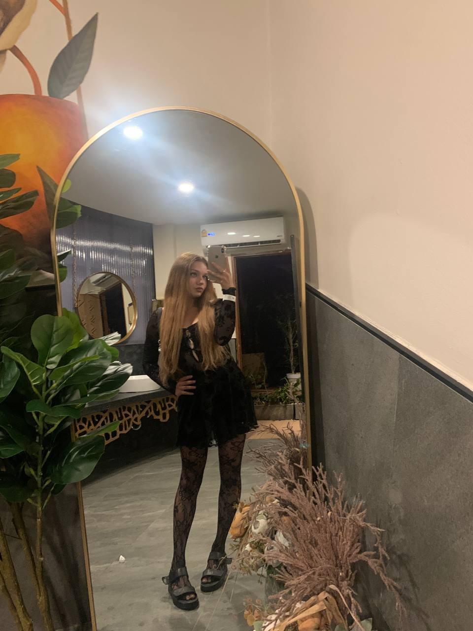 webcam model LeanaBairos from XloveCam webcam model LeanaBairos from XloveCam