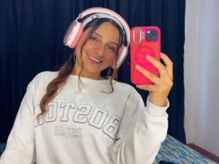SaarahJones Blowjob XXX Cams - Photo 6/21