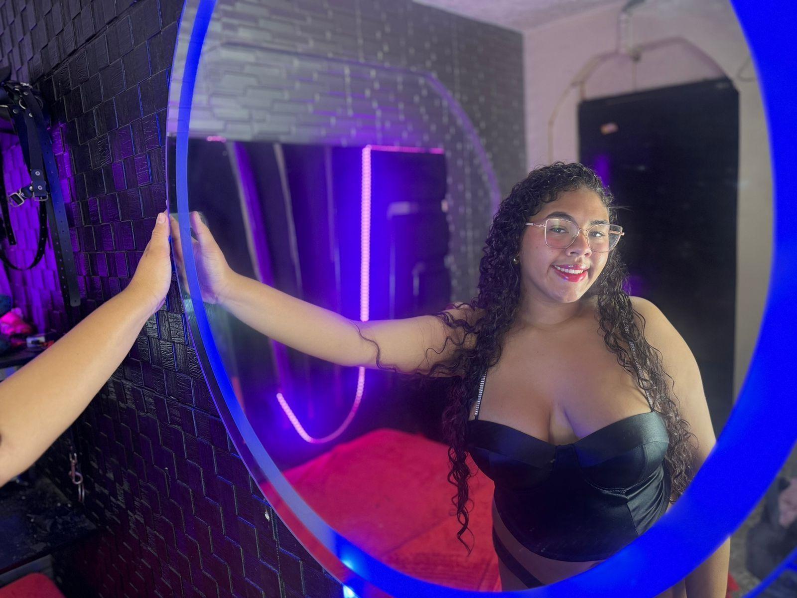 webcam model AshelyJenner from XloveCam webcam model AshelyJenner from XloveCam