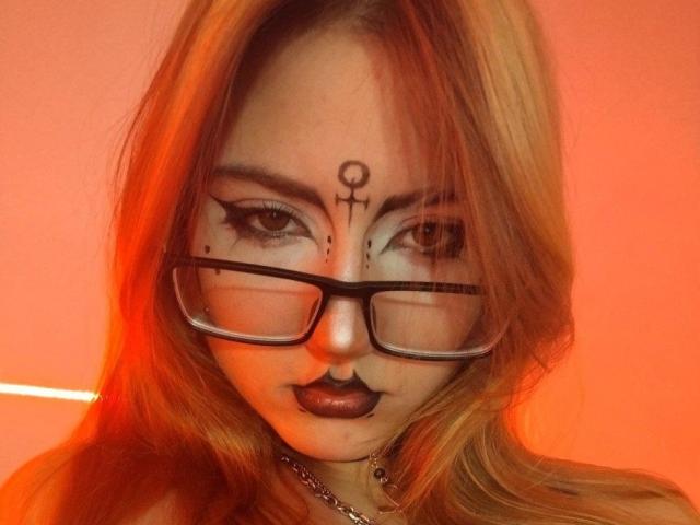 ShainaBallensky — live cam photo 4