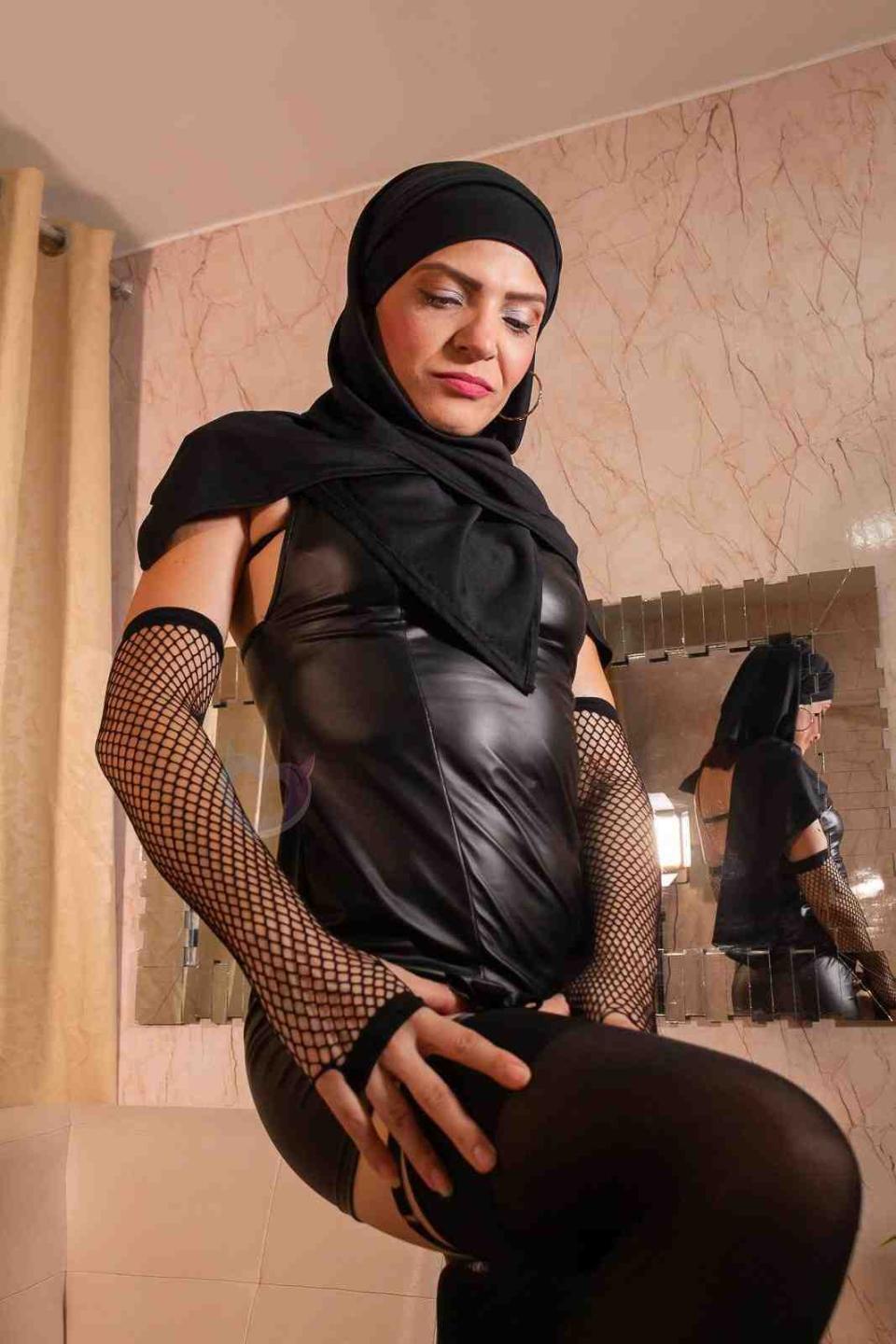 webcam model KatteRouse from XloveCam webcam model KatteRouse from XloveCam