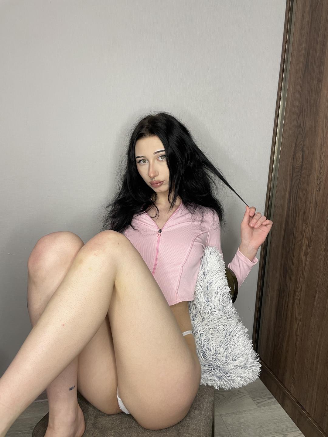 webcam model GlitchDoll from XloveCam webcam model GlitchDoll from XloveCam