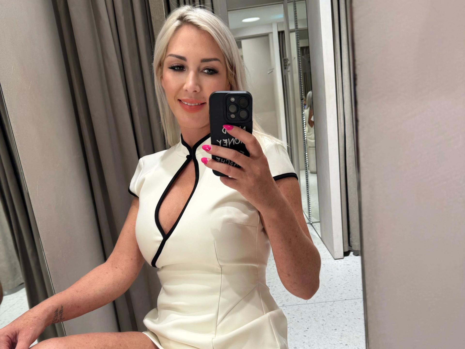 webcam model Cindy-Stone1-hot from XloveCam webcam model Cindy-Stone1-hot from XloveCam