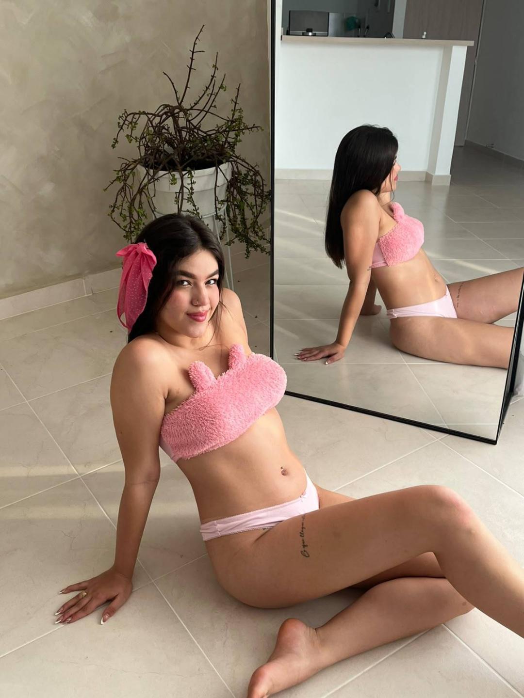 webcam model TianaFord from XloveCam webcam model TianaFord from XloveCam