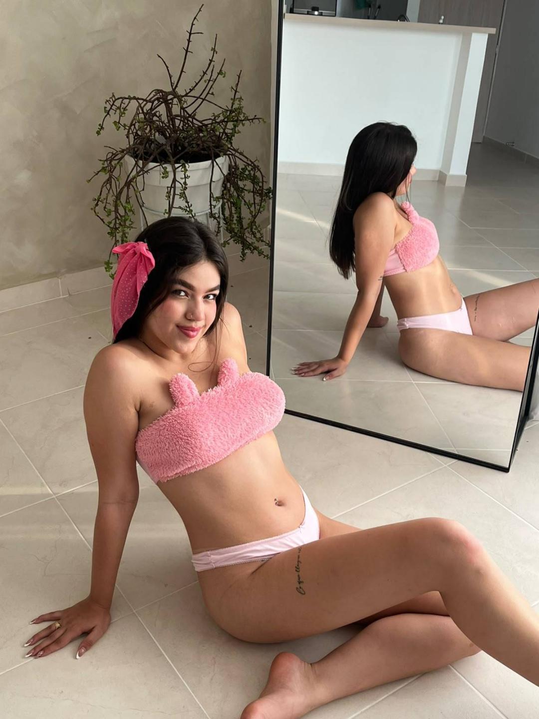 webcam model TianaFord from XloveCam webcam model TianaFord from XloveCam