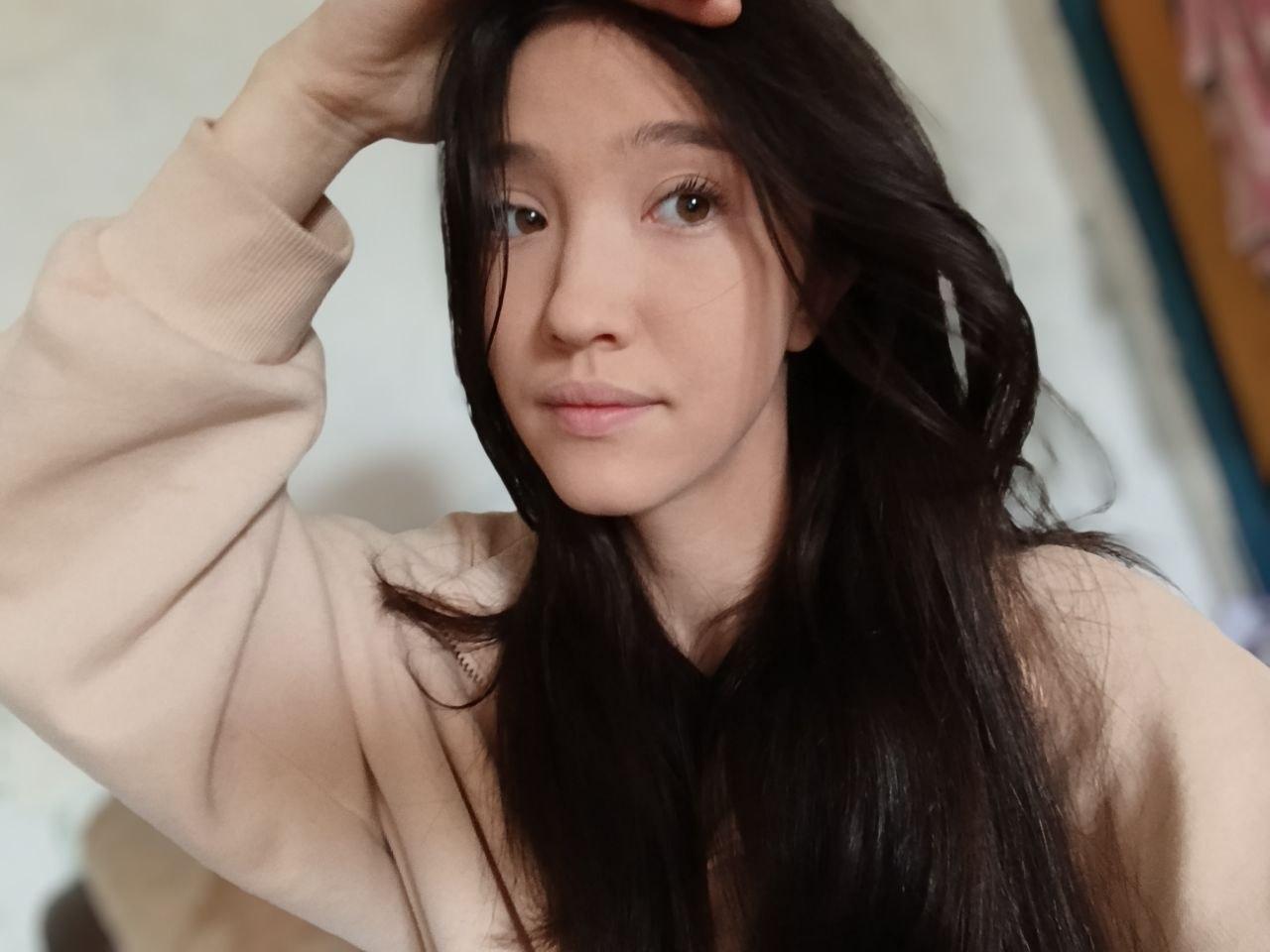 webcam model AshleyNaone from XloveCam webcam model AshleyNaone from XloveCam
