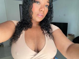 AvaJones69 Webcam Porno Live - Photo 7/21