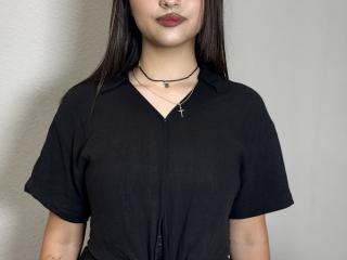 Watch  MaeCopass live on XLoveCam