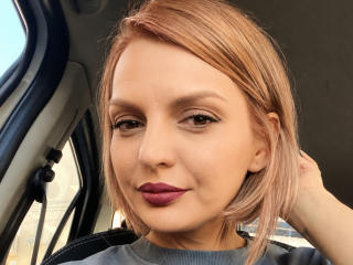 DouceAmelia Amateur Live Webcam - Photo 2/21