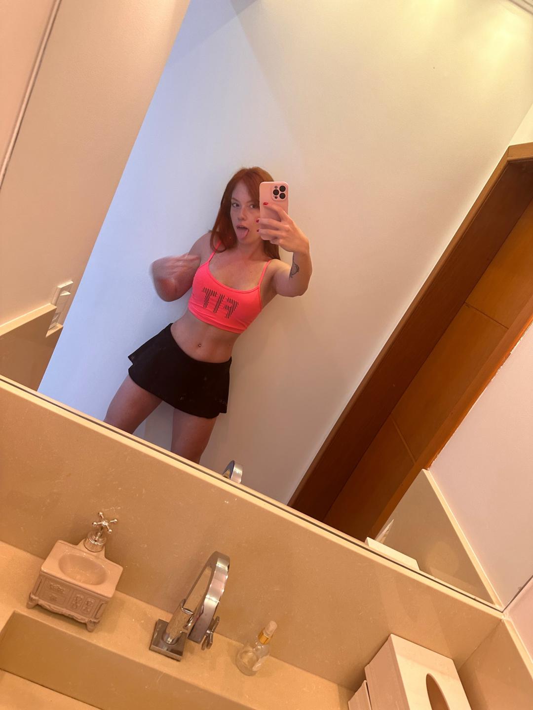 webcam model SophyeEsra from XloveCam webcam model SophyeEsra from XloveCam