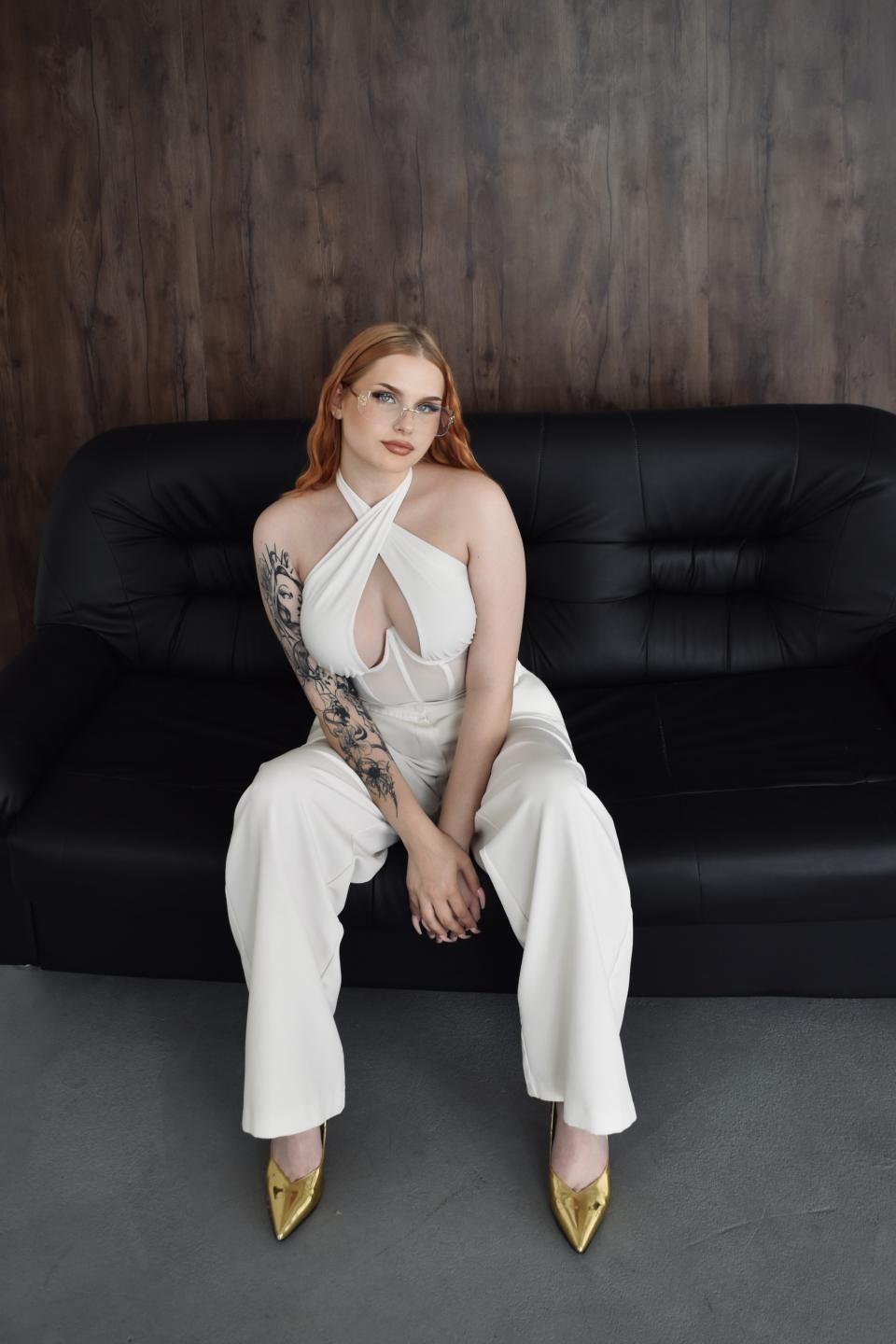 webcam model AshleyCandi from XloveCam webcam model AshleyCandi from XloveCam