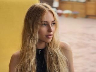 Watch  BethelGalassi live on XLoveCam