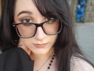 Watch  DulcieStuckert live on XLoveCam