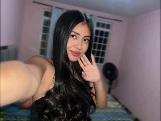 AmelyTorres Webcam Porno Live - Photo 9/21