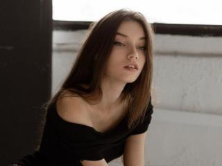 Watch LeanneYellowhair Live on XLoveCam