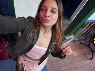 SaarahJones Fellation XXX Cams - Photo 12/21
