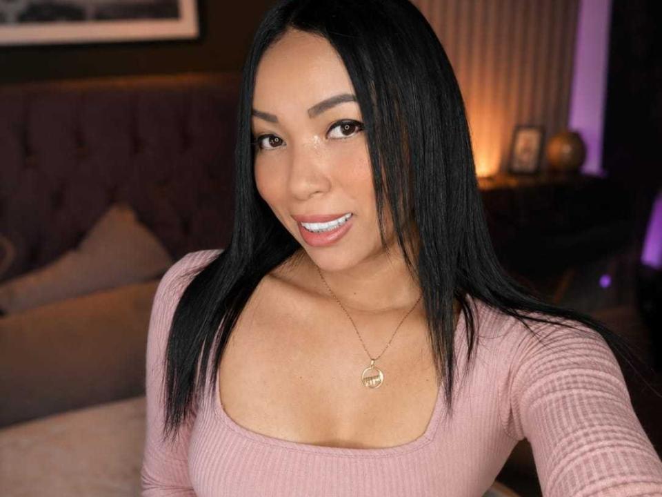 AiunyQueens — live cam photo 2