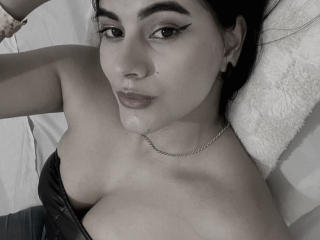 AlaraKey Webcam Porno Live - Photo 21/21