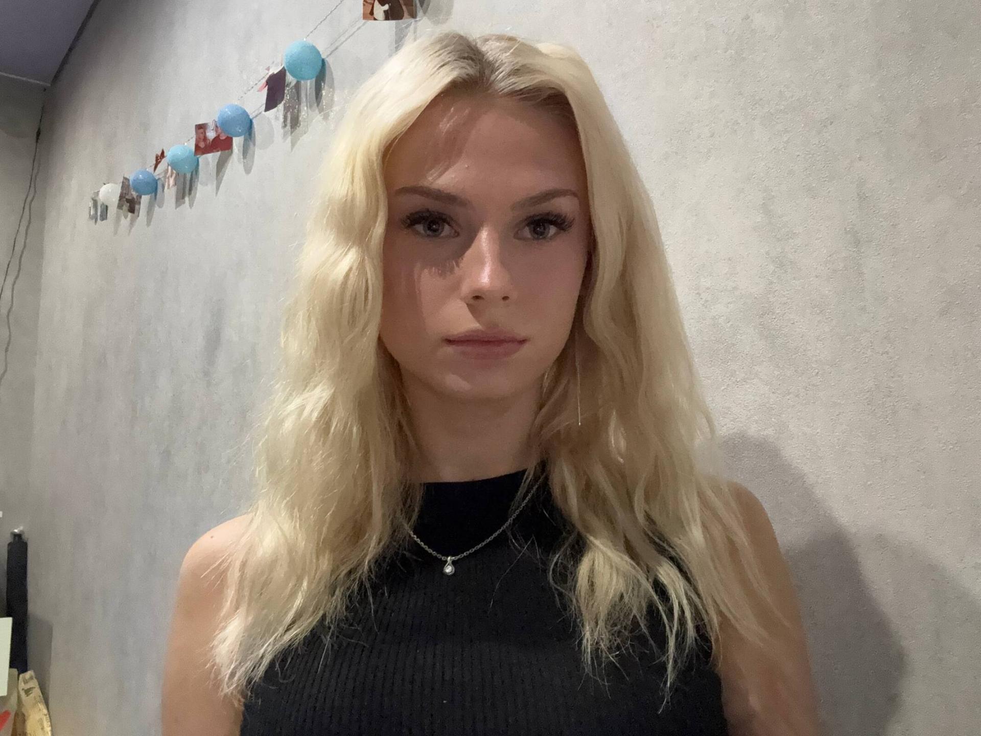 webcam model NidaLastinger from XloveCam webcam model NidaLastinger from XloveCam
