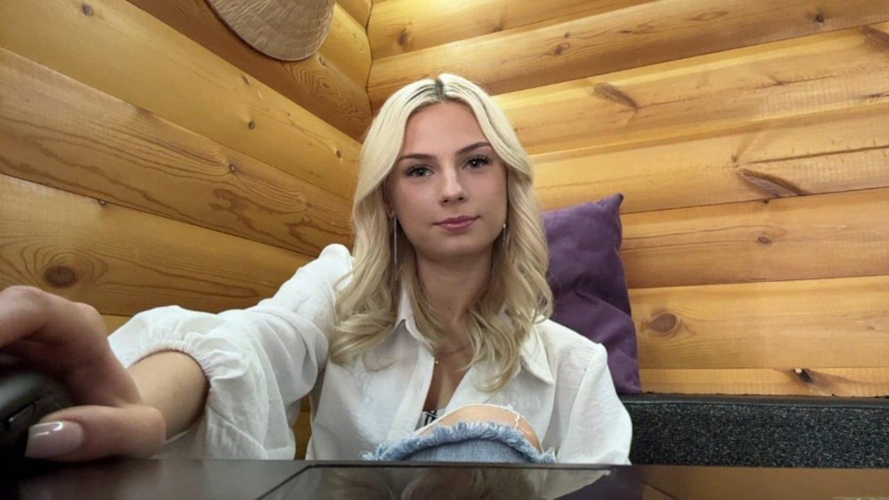 webcam model NidaLastinger from XloveCam webcam model NidaLastinger from XloveCam