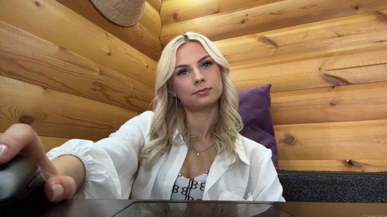 webcam model NidaLastinger from XloveCam webcam model NidaLastinger from XloveCam