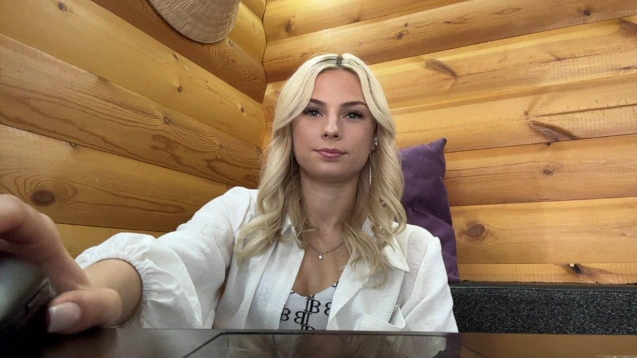 webcam model NidaLastinger from XloveCam webcam model NidaLastinger from XloveCam