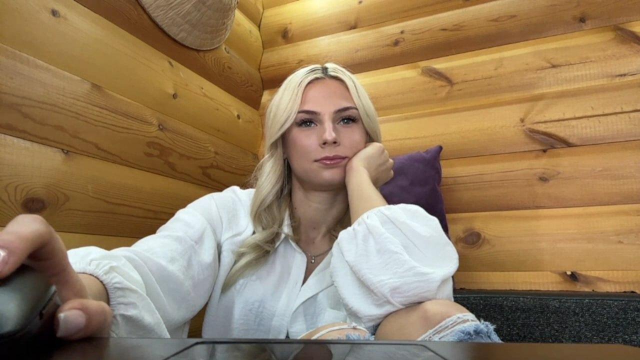 webcam model NidaLastinger from XloveCam webcam model NidaLastinger from XloveCam