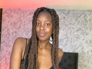 Watch MirandaPrias Live on XLoveCam