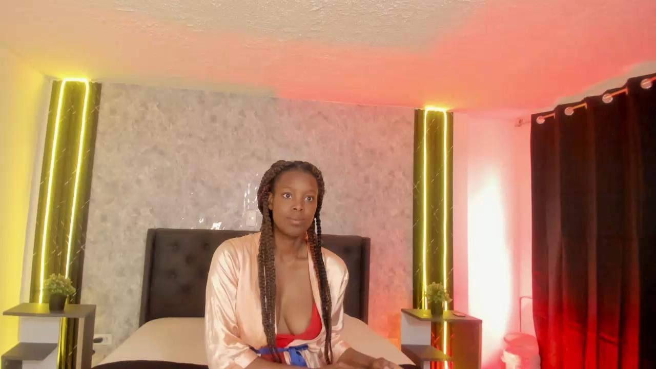 webcam model MirandaPrias from XloveCam webcam model MirandaPrias from XloveCam