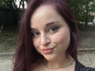 LucieRed Anal en Webcam Live - Photo 10/21
