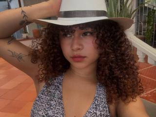 SofiaPassionne Blowjob XXX Cams - Photo 15/21