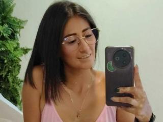 SharissWilliam Blowjob XXX Cams - Photo 20/21