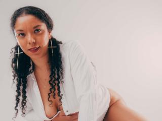 Watch Samannttha Live on XLoveCam