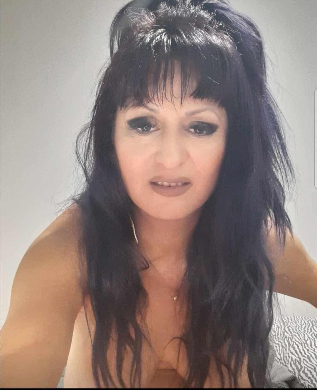 webcam model YummyTitss from XloveCam webcam model YummyTitss from XloveCam
