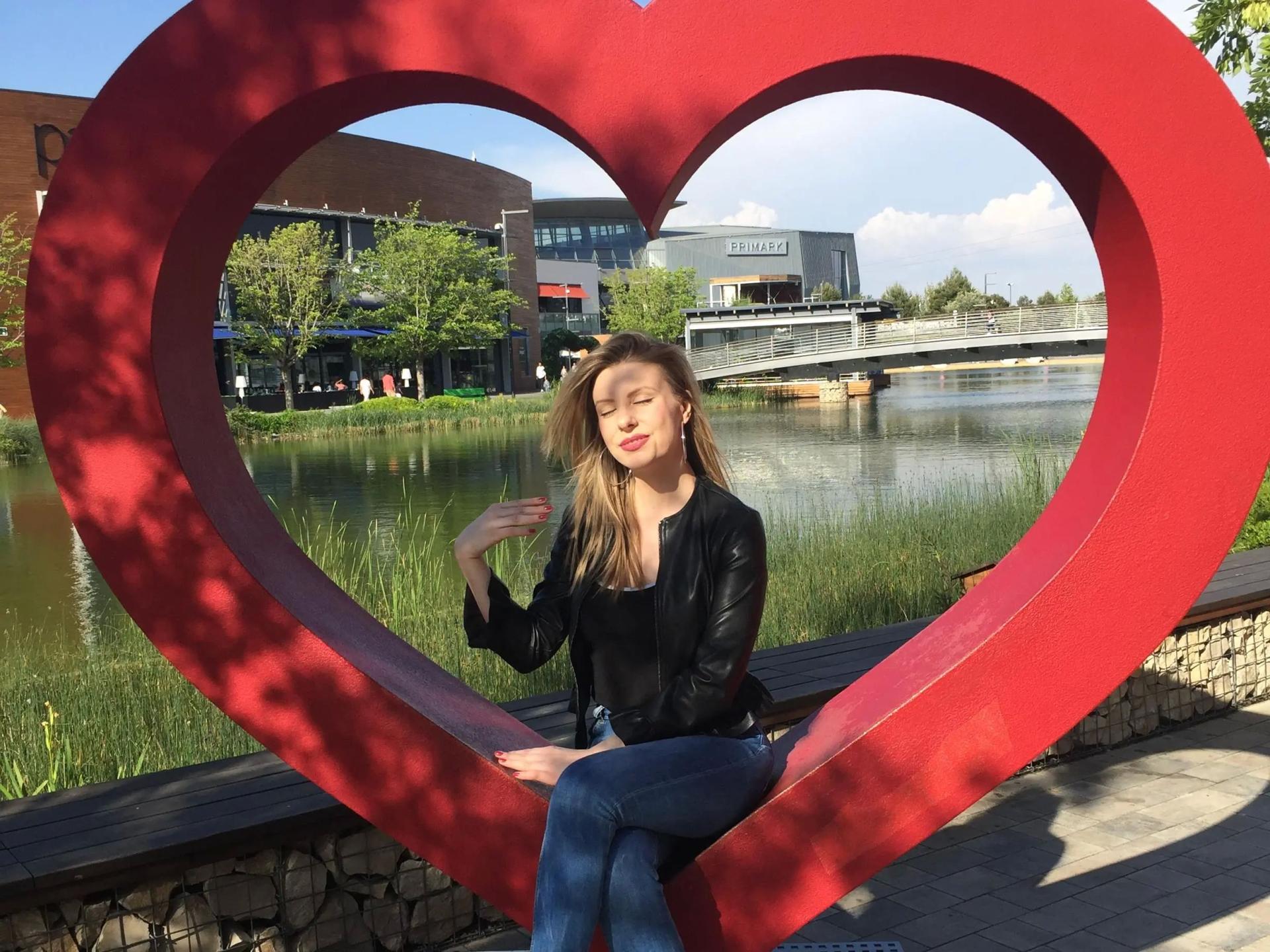 webcam model StudentinHot-hot from XloveCam webcam model StudentinHot-hot from XloveCam