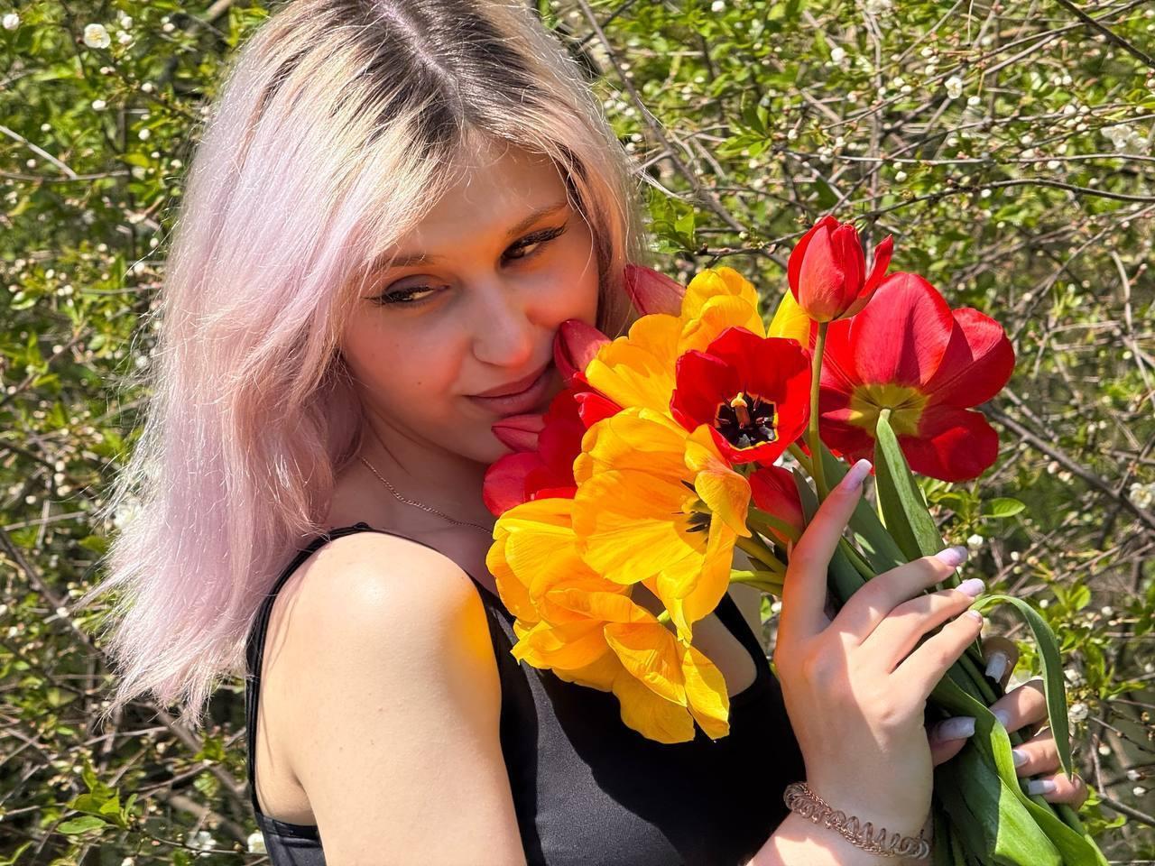 webcam model VinitaFiliault from XloveCam webcam model VinitaFiliault from XloveCam