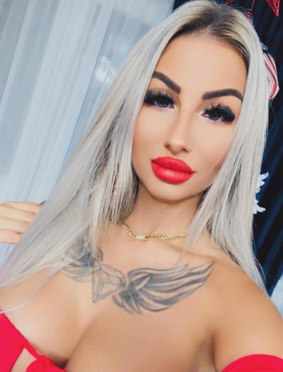 webcam model CelineDian from XloveCam webcam model CelineDian from XloveCam