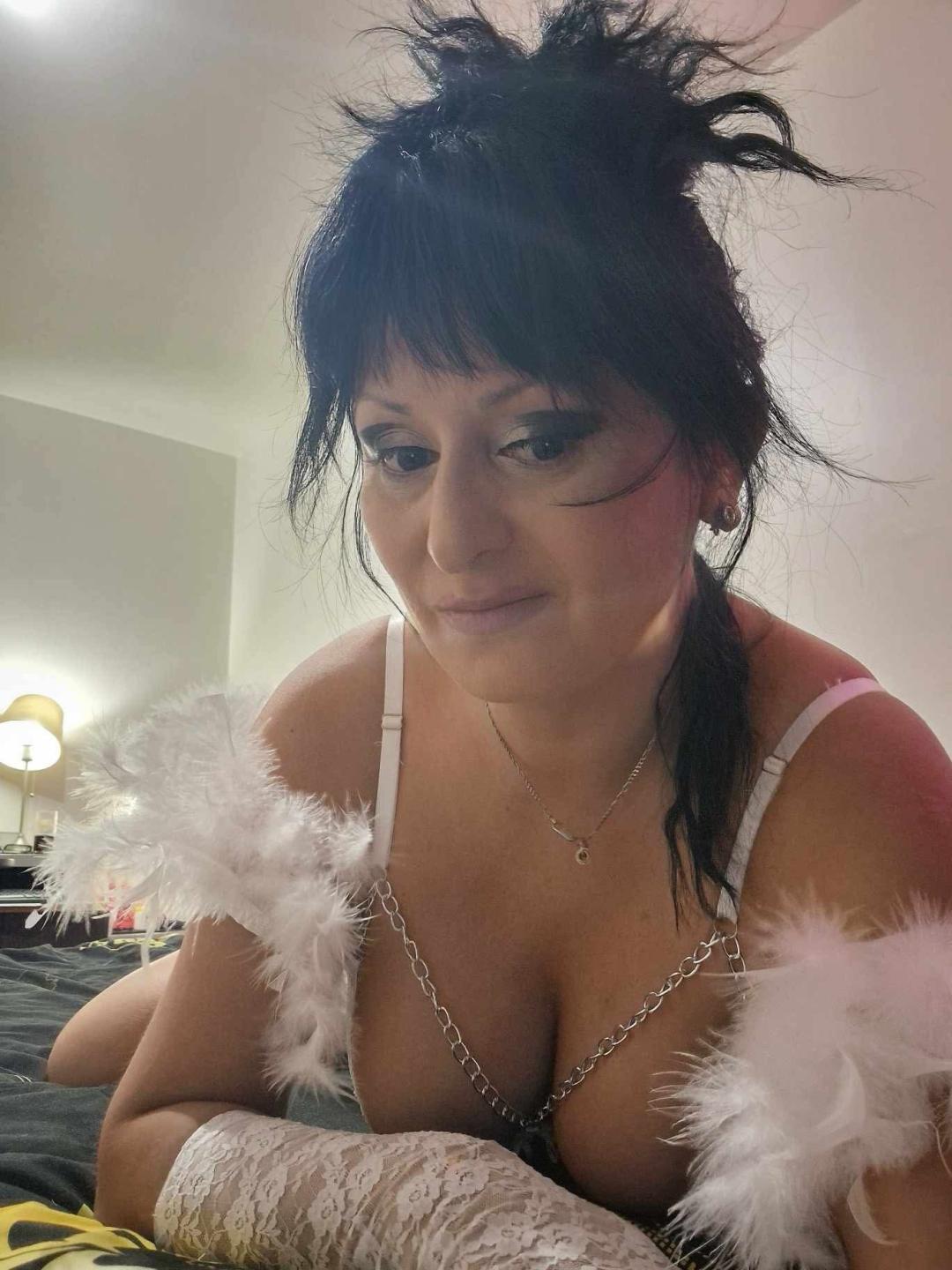 webcam model YummyTitss from XloveCam webcam model YummyTitss from XloveCam