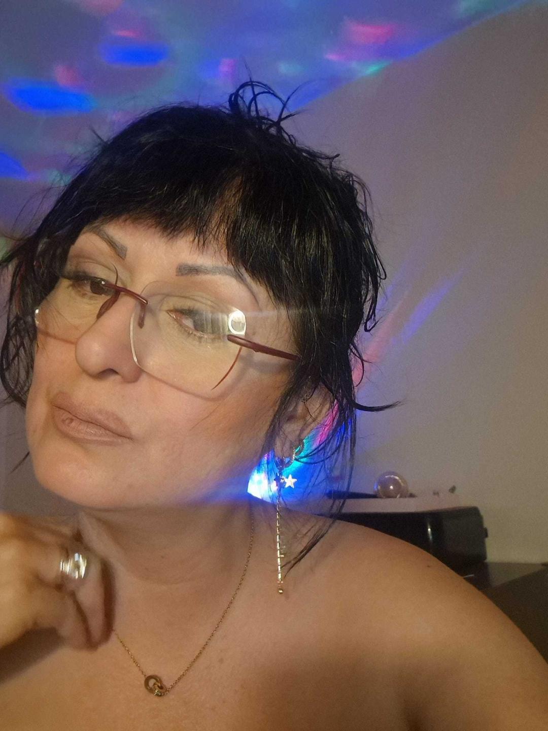 webcam model YummyTitss from XloveCam webcam model YummyTitss from XloveCam